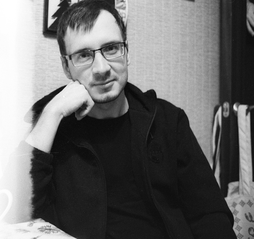 Anya Bocharova (sush). Portfolio. Refugees from Ukraine to Europe, war 24.02.22-. Дима, Скадовск, Украина