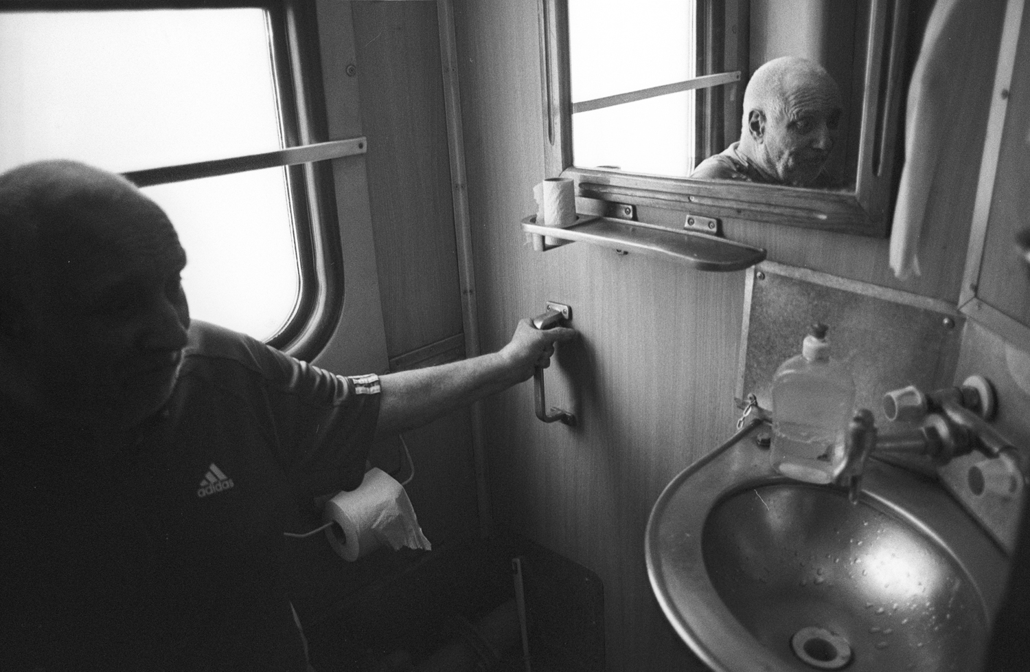 Anya Bocharova (sush). Portfolio. Refugees from Ukraine to Europe, war 24.02.22-. Untitled