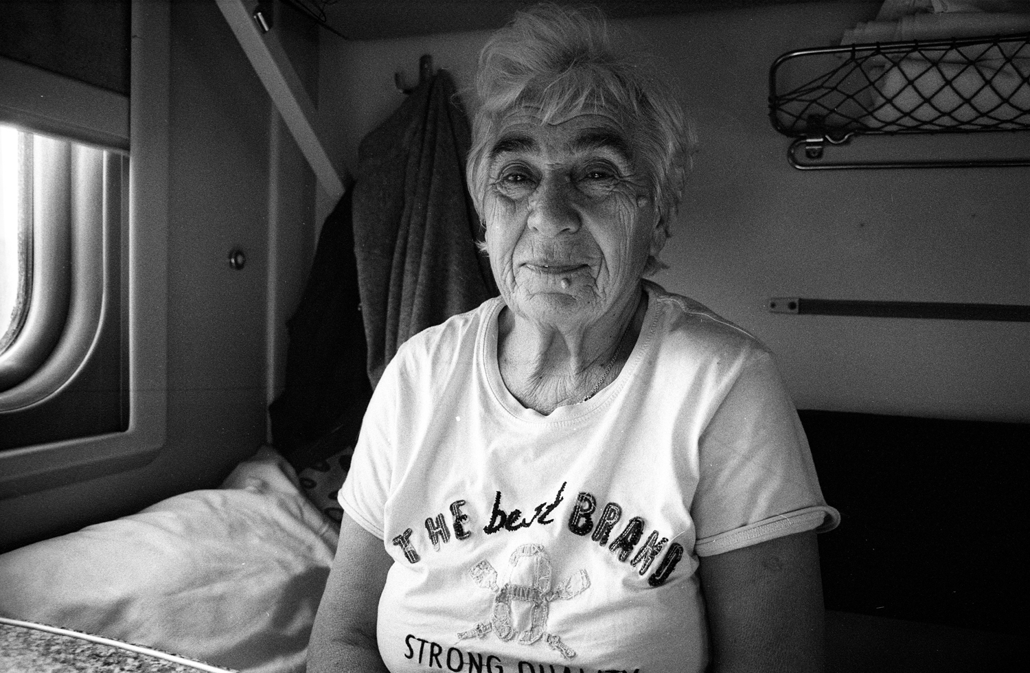 Anya Bocharova (sush). Portfolio. Refugees from Ukraine to Europe, war 24.02.22-. Нина, Велика Лепетиха, Украина
