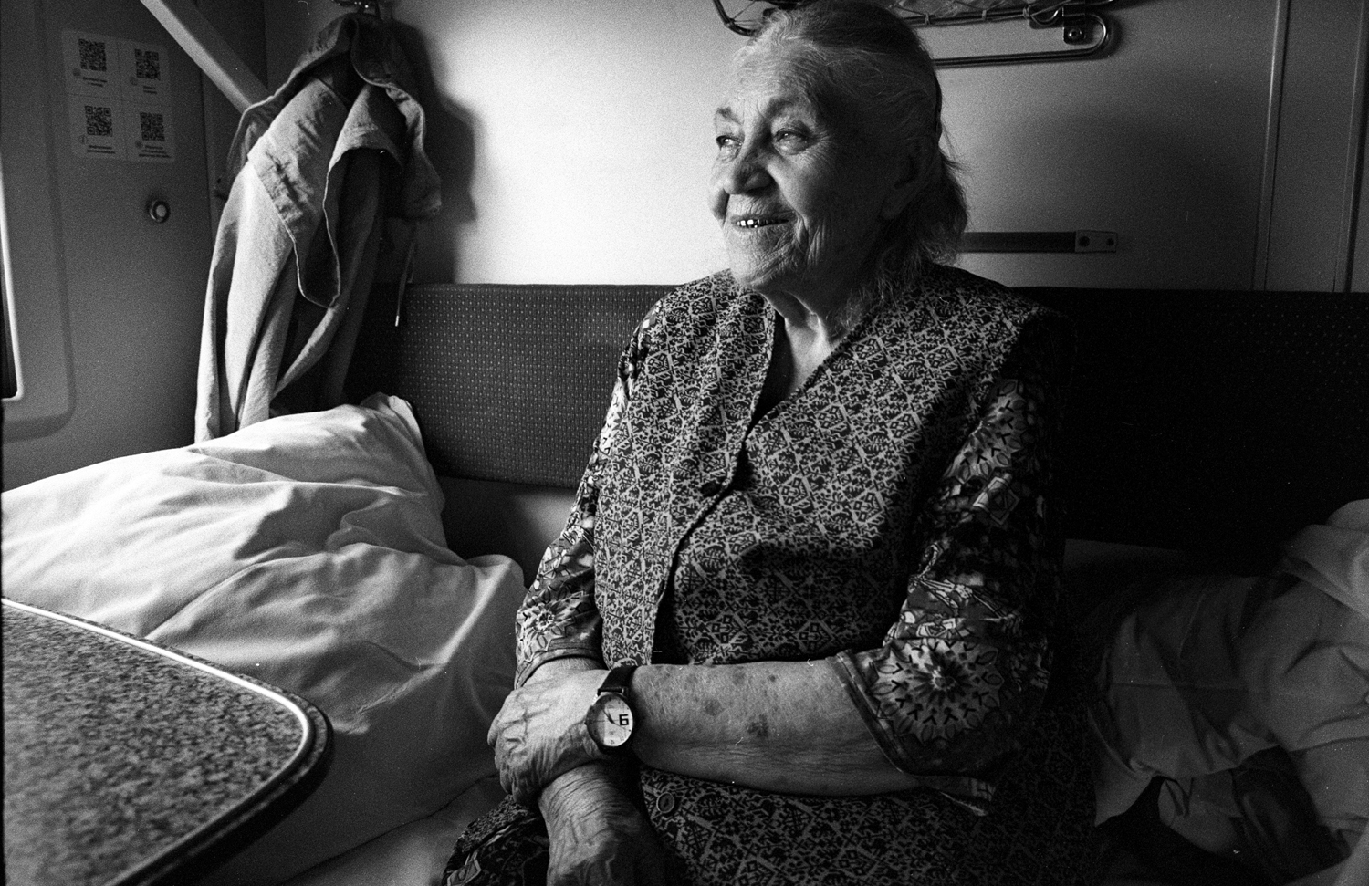 Anya Bocharova (sush). Portfolio. Refugees from Ukraine to Europe, war 24.02.22-. Таисия Харитоновна, 1941 г.р., Джанкой, Украина