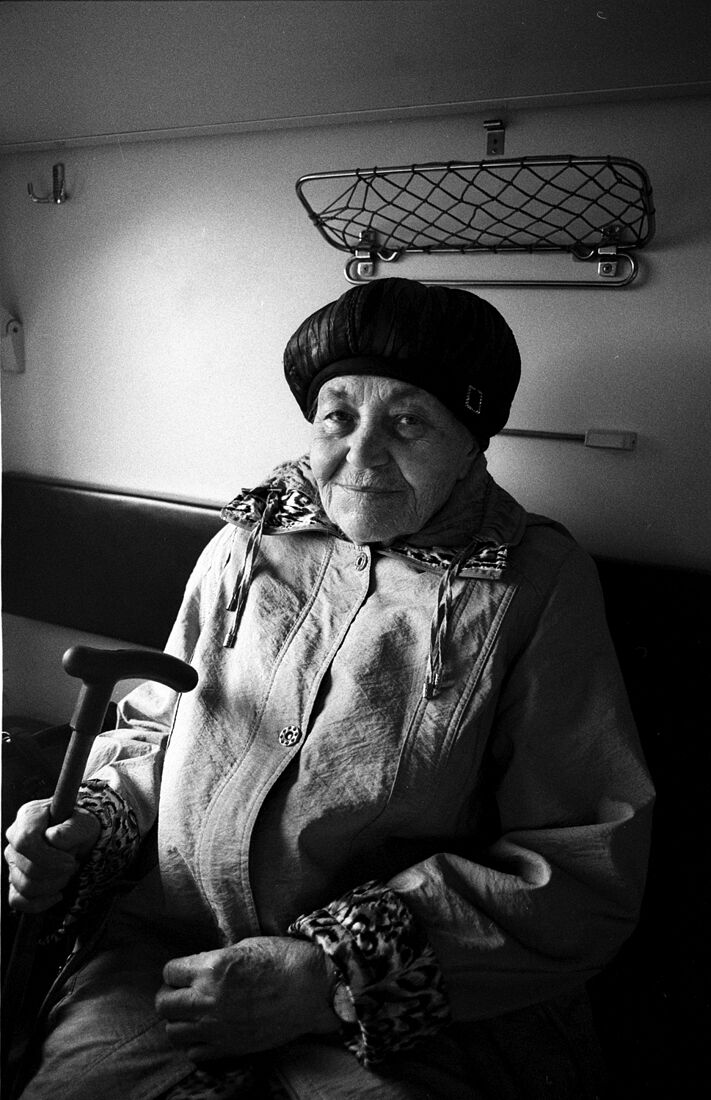 Anya Bocharova (sush). Portfolio. Refugees from Ukraine to Europe, war 24.02.22-. Таисия Харитоновна, 1941 г.р., Джанкой, Украина